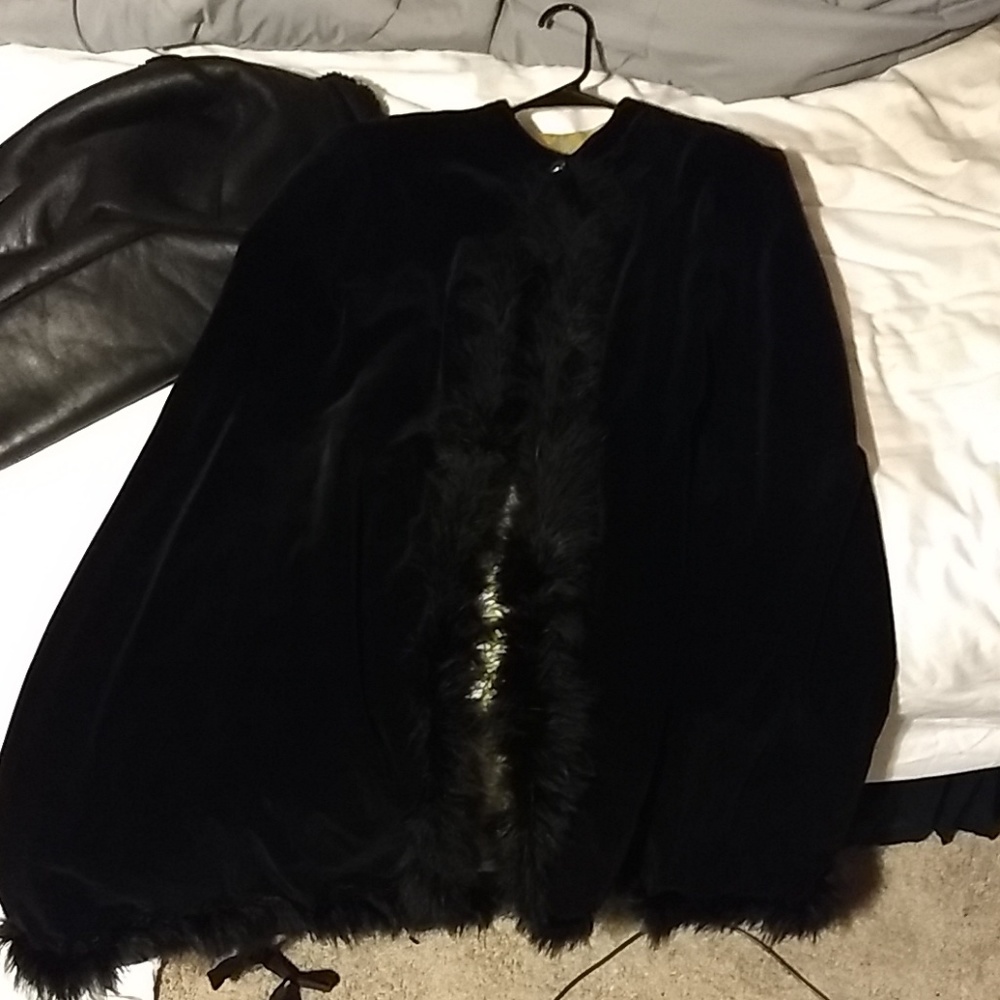 Vintage velvet cape no tags